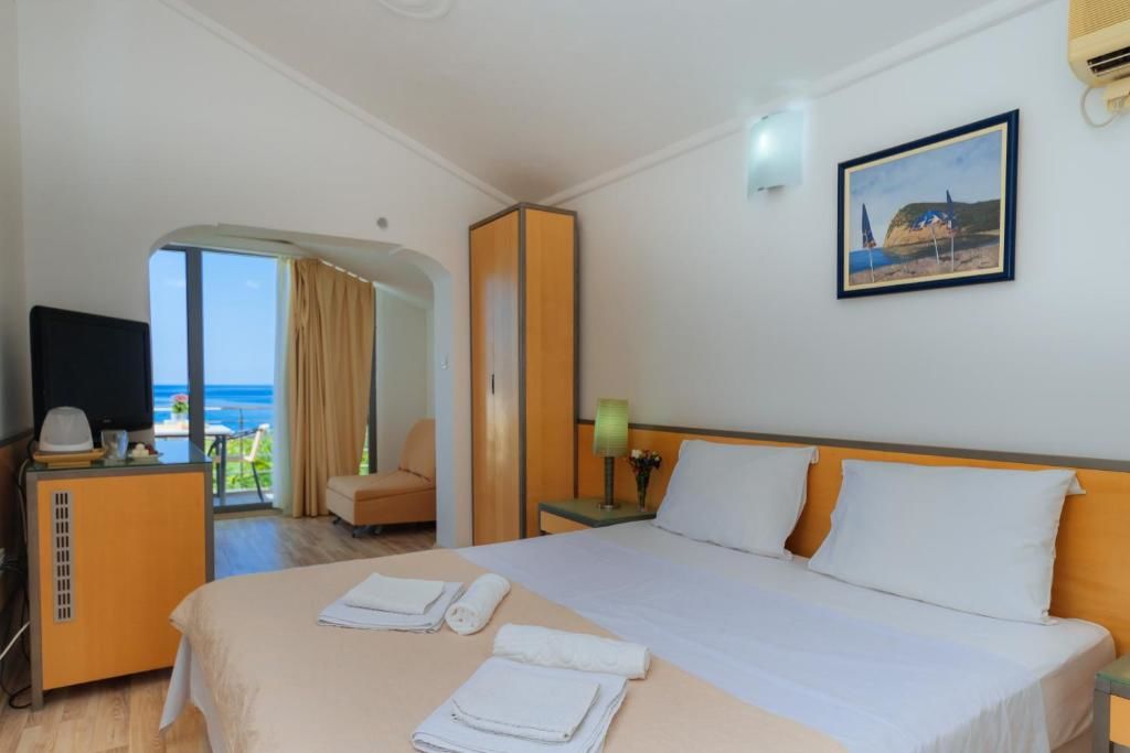 Отель Hotel Savojo Петровац